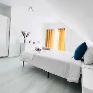 Mira New In Near Airport Otopeni